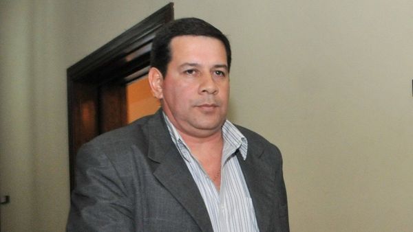 Marito premia al cuestionado Richard Gómez en Conatel