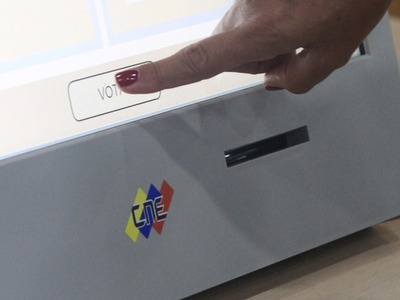 Venezolanos votan en cruciales comicios regionales y municipales - .::Agencia IP::.