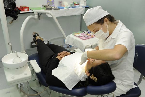 Unas 15 denuncias de mala praxis odontológica se presentaron este año ante Salud Pública - Nacionales - ABC Color