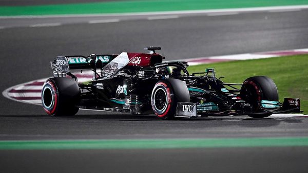 Lewis Hamilton gana el GP de Qatar