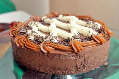 Haga esta torta brownie con mousse de chocolate, especial para los más golosos - Gastronomía - ABC Color