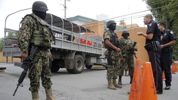 Revelan que tres miembros de la Agencia Estatal de Investigación de México asesinados por policías tuvieron el tiro de gracia