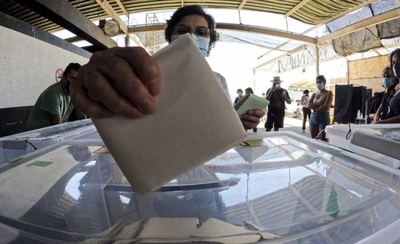 Diario HOY | Cierran mesas en incierta votación en Chile, con dos favoritos antagónicos
