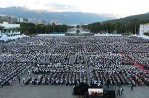 Venezuela logra récord Guinness con la “orquesta más grande del mundo” - Música - ABC Color