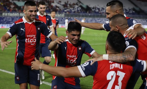 Cerro se pasea a ritmo de Aquino, destroza a Nacional y vuelve a la cima