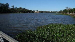 Tras reclamo ciudadano, recuperan iluminación del Lago de la República