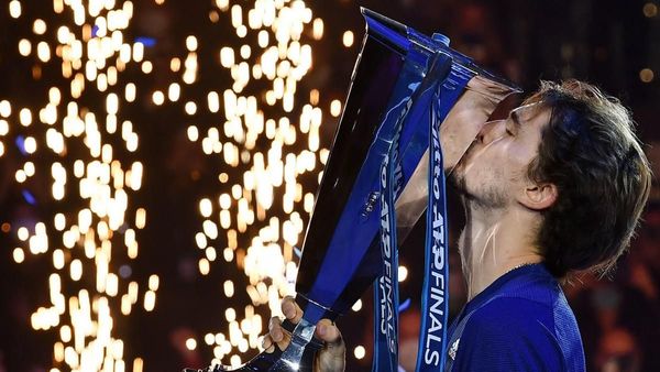 Zverev triunfa en Turín