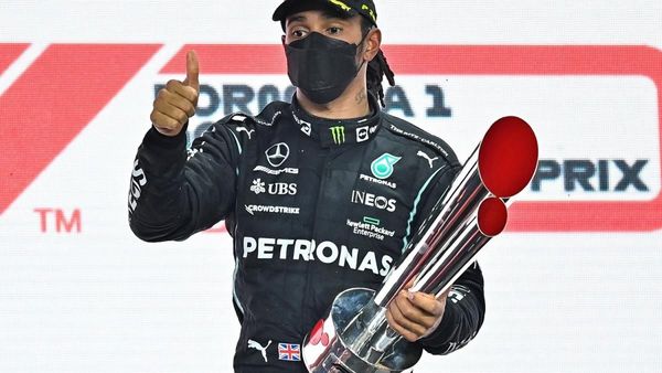 F1: Hamilton se impone en Qatar