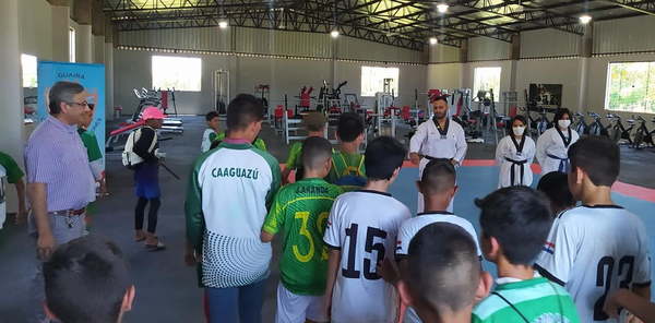 Inauguran el Gimnasio Deportivo Departamental en Guairá - Noticiero Paraguay