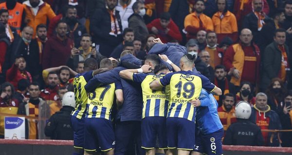 Muere por crisis cardíaca aficionado del Fenerbahçe tras gol en el minuto 94