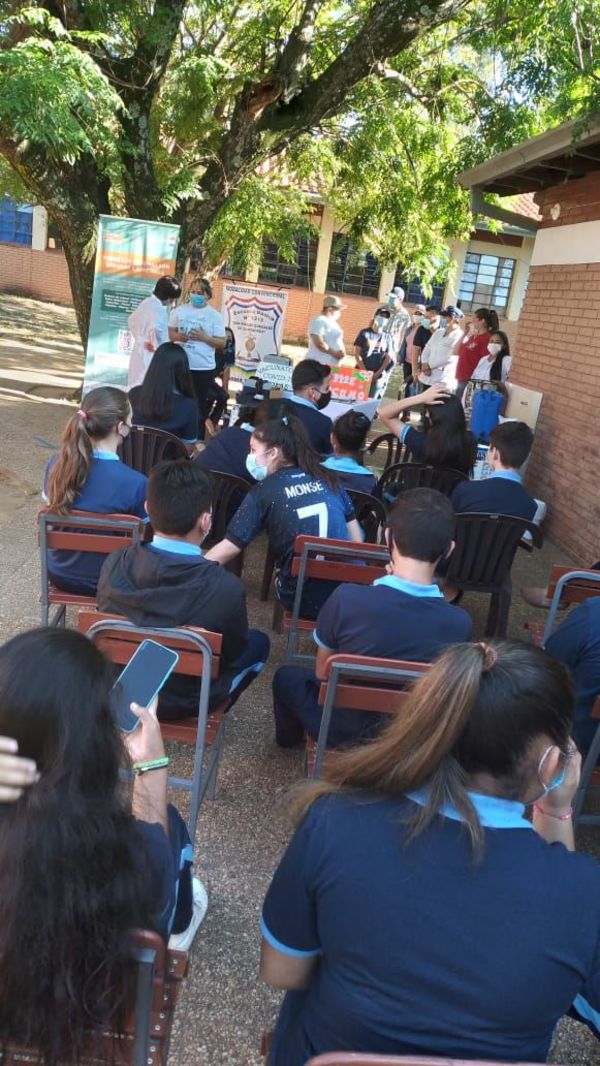 Cuatro instituciones educativas están habilitadas para inmunizar contra el COVID-19 en Ayolas - Nacionales - ABC Color