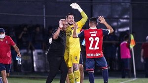 Cerro goleó a Nacional y se aferra a la punta con Guaraní | Noticias Paraguay