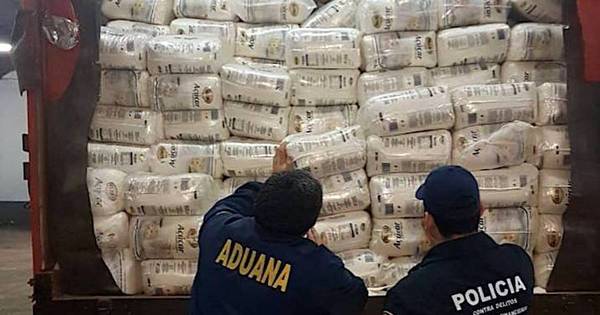 La Nación / Realizan importantes incautaciones en la lucha contra el contrabando