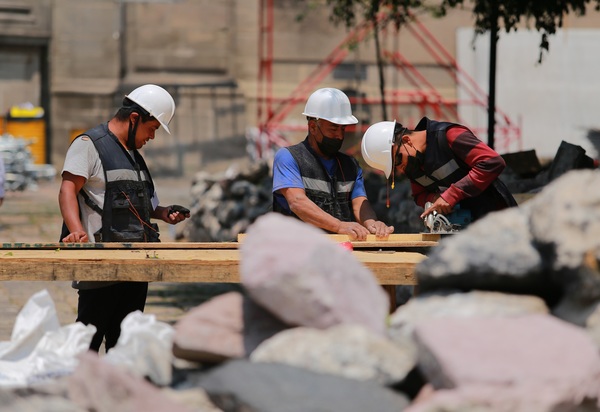 La tasa mexicana de desempleo baja a 4,2 % en el tercer trimestre de 2021 - MarketData
