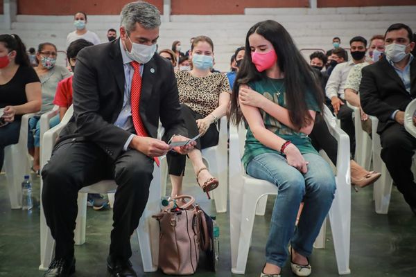 Abdo destacó que vacunación es voluntaria y apeló a conciencia de los padres para inmunizar a los estudiantes - El Trueno