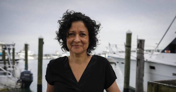 La Nación / “Hay que romper con la idea de que las madres son perfectas”, dice la escritora Pilar Quintana