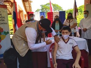 En Central esperan vacunar contra el covid-19 a 100.000 estudiantes en las 353 instituciones habilitadas - Nacionales - ABC Color