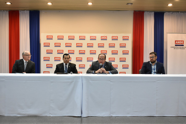 Sistema eléctrico adquirirá 12.000 transformadores más mediante convenio entre Itaipu y ANDE - .::Agencia IP::.