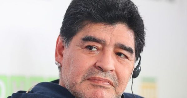 Maradona fue enterrado sin corazón para evitar que los fanáticos profanen su tumba - Noticiero Paraguay