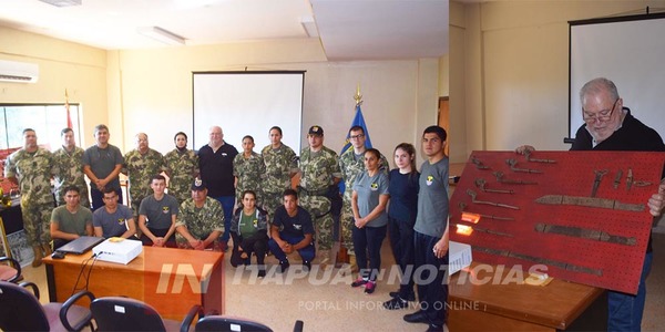 HISTORIADOR ENCARNACENO OFRECIÓ CHARLA A RESERVISTAS DE LA ARMADA EN LA BASE NAVAL - Itapúa Noticias