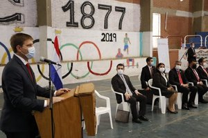 Ministro destaca buena aceptación de la campaña “Me vacuno en mi aula” - ADN Digital