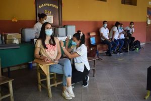Luque: escasa concurrencia en primera jornada de vacunación en colegios - Nacionales - ABC Color