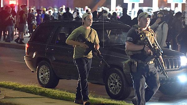 Kyle Rittenhouse, el adolescente que se defendió con un rifle de los manifestantes de ANTIFA fue declarado inocente