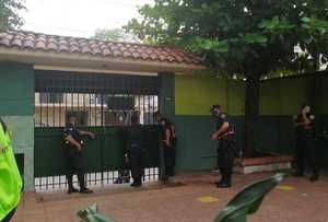 Portones cerrados - San Lorenzo Hoy