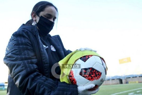 Positivos Covid-19  ponen en peligro la vuelta del fútbol