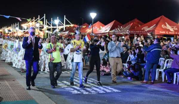 Con gran desfile, culminó con total éxito la primera fiesta nacional "Encuentro de Culturas" en Encarnación.