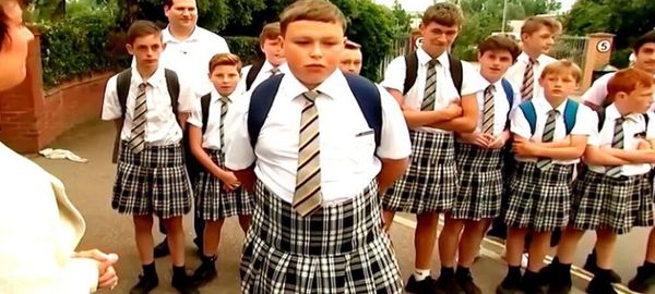 Ideología de Genero: En Escocia niños de primaria son presionados a usar falda para “promover la igualdad”