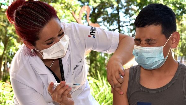 Hay baja concurrencia en vacunatorios de escuelas