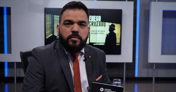 La Nación / El amparo contra el libro “Santo y seña”