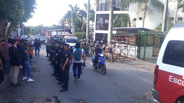 Crisis municipal: Policía garantiza seguridad - San Lorenzo Hoy