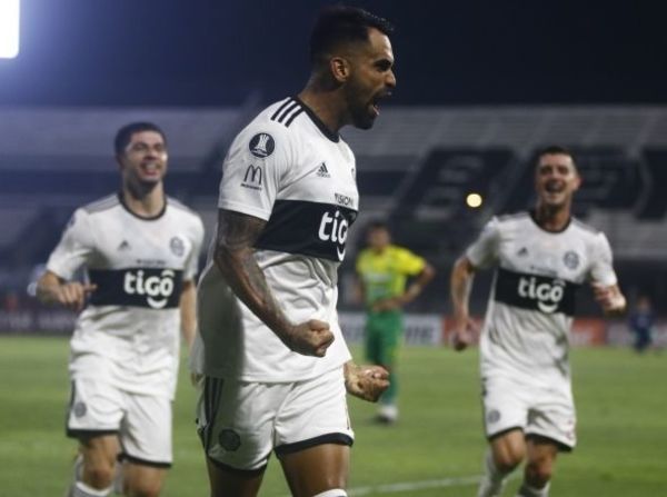 El decano gana y se acomoda en la Libertadores
