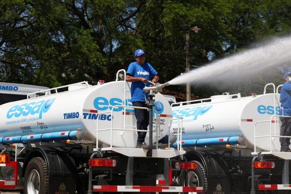 ESSAP adquirió cuatro camiones regadores SINOTRUK del Grupo Timbo