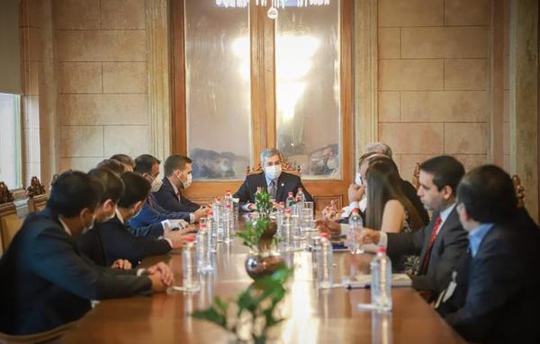 Plan Añua: en alianza con el sector privado, Ejecutivo lanza plan para asistir a familias