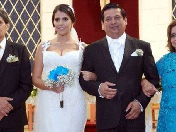Esposa de diputado salpicada con caso de utilización de facturas falsas