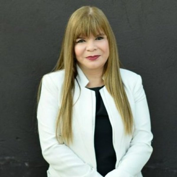 Dra. Yolanda González “están con la ciencia pero con una creencia de antivacunas”