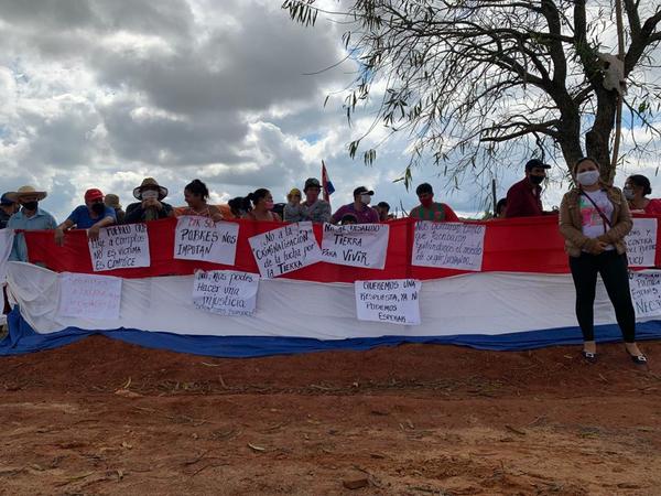 Conflicto entre vecinos e Intendenta en Isla Pucú