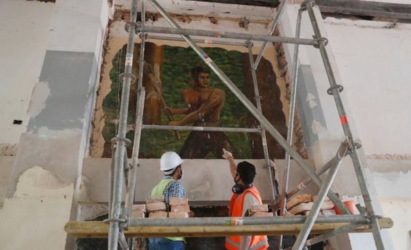 Diario HOY | En obras del Puerto, descubren murales de los años 50