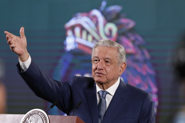 López Obrador defiende el acuerdo que protege sus megaproyectos - MarketData