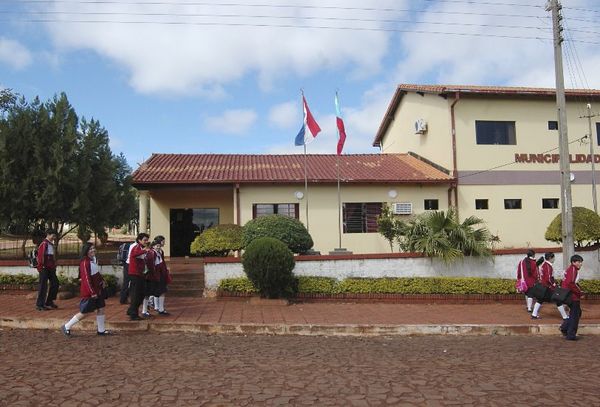 Insólito: Denuncian hurto en la junta municipal de Itapúa Poty por parte de un funcionario municipal