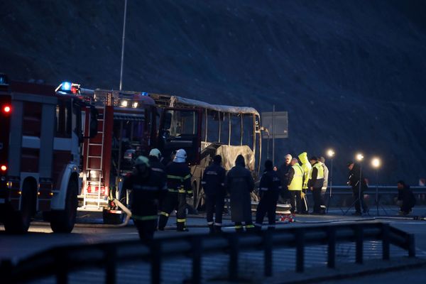 Bulgaria: 46 personas murieron calcinadas en un bus que ardió en llamas - Megacadena — Últimas Noticias de Paraguay