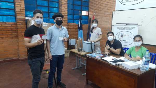 Salud informa que unos 240.000 adolescentes se vacunaron contra el Covid-19 desde la habilitación de esa franja etaria
