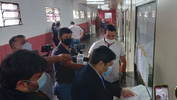 Denuncian por varios delitos a ex intendentes de Minga Guazú