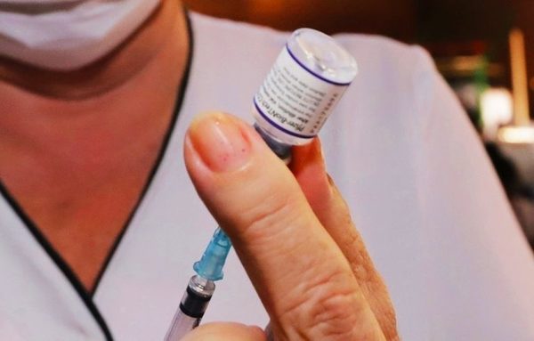Más de 350.000 dosis aplicadas en vacunación casa por casa - La Clave
