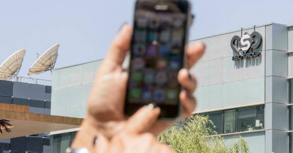 La Nación / Apple demanda a fabricante israelí del programa espía Pegasus