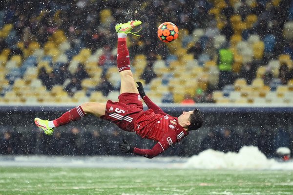 Una obra de arte de Lewandowski abre el camino al triunfo del Bayern - El Independiente