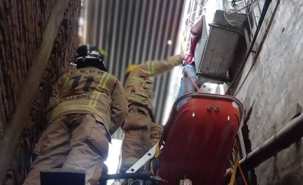 Diario HOY | Hombre muere electrocutado en el Mercado de Abasto